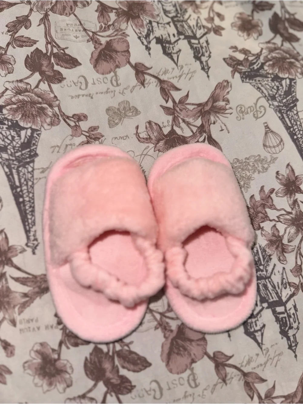 SHEIN Pink Fuzzy Baby Sandals